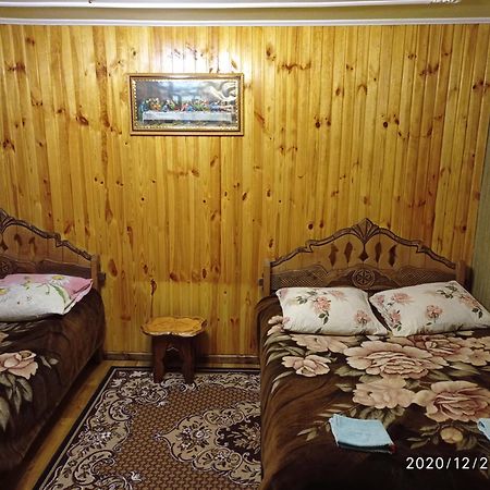 "Різьбярська Садиба" Slavsko Chambre photo