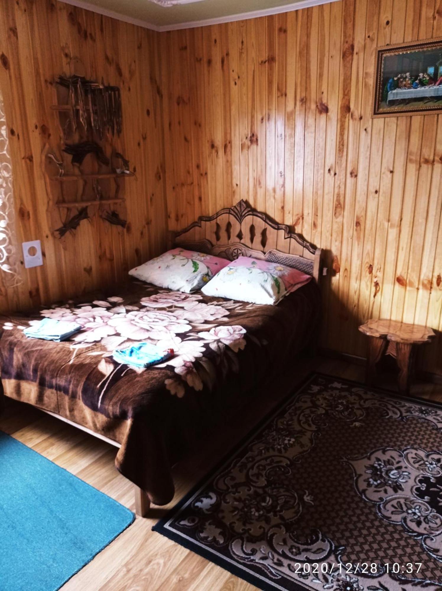 "Різьбярська Садиба" Slavsko Chambre photo