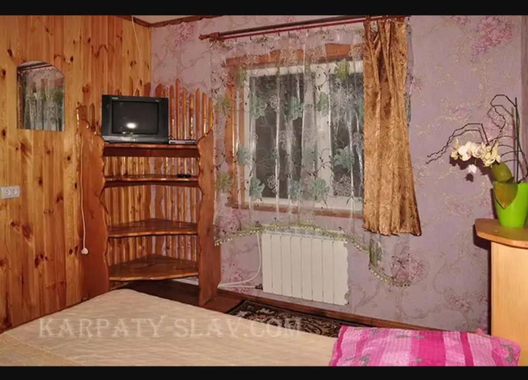 "Різьбярська Садиба" Slavsko Extérieur photo
