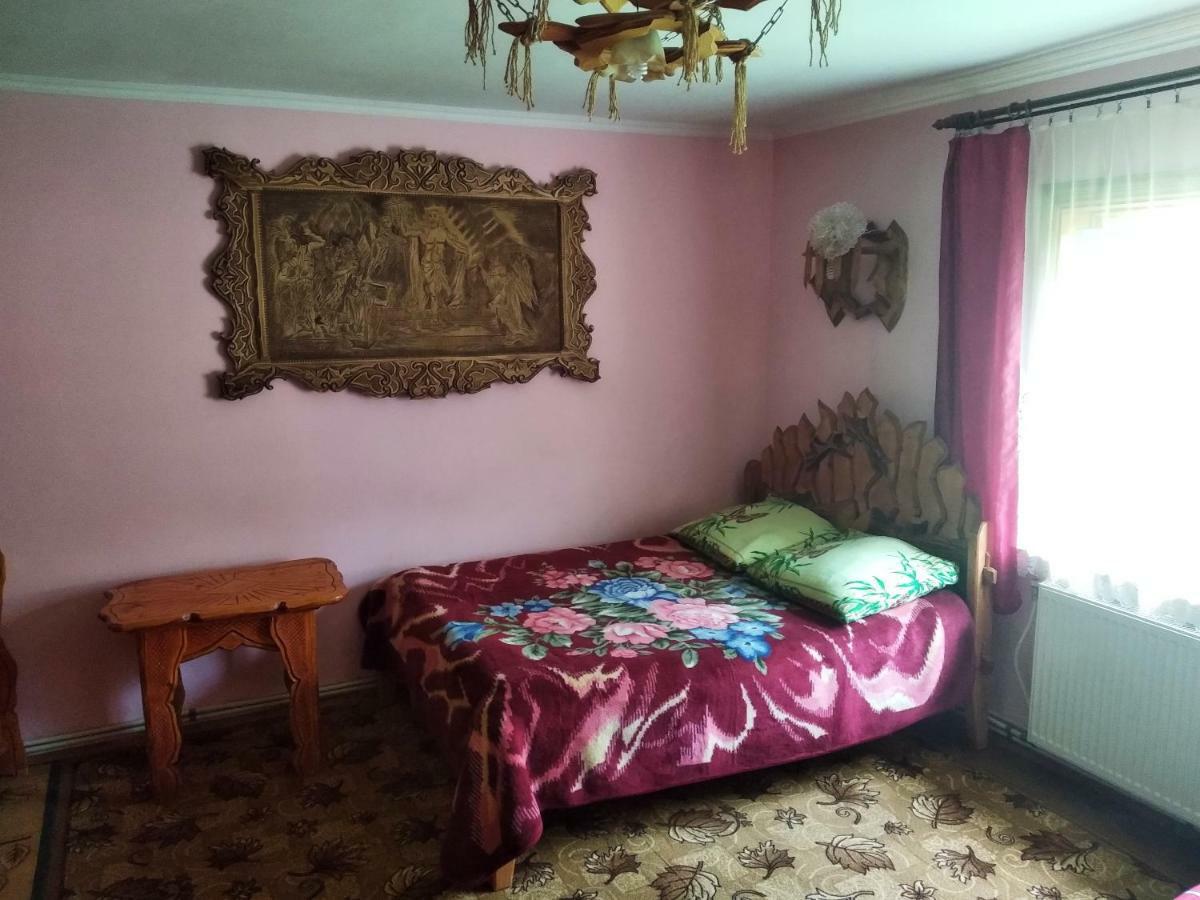 "Різьбярська Садиба" Slavsko Extérieur photo